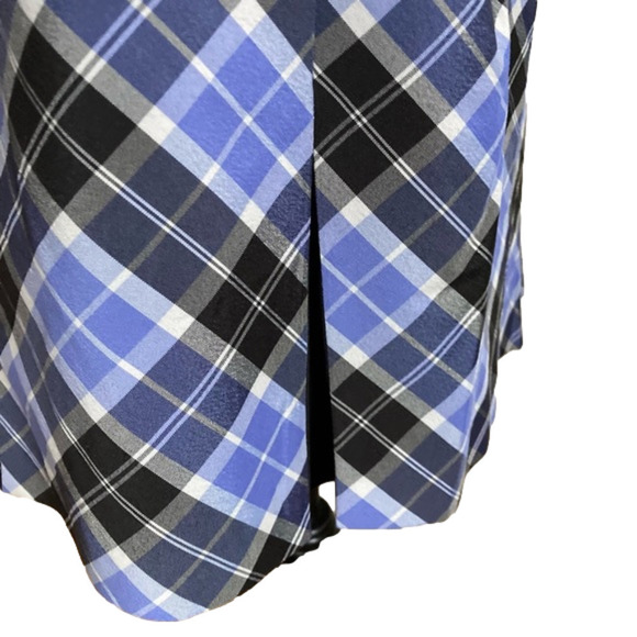 IZOD purple, black, white plaid golf skort. Size 6 - Picture 3 of 12